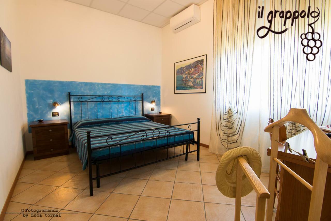 B&B Il Grappolo Foresteria Lombarda Sirmione Ngoại thất bức ảnh