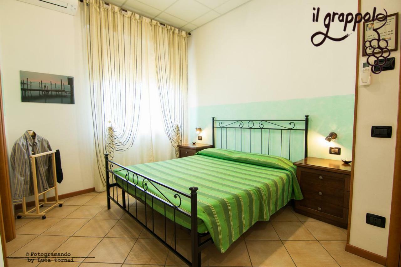 B&B Il Grappolo Foresteria Lombarda Sirmione Ngoại thất bức ảnh